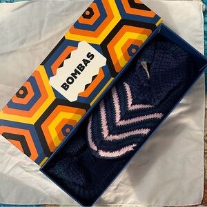 Bombas gripper slippers NWOT with Geometric Gift Box